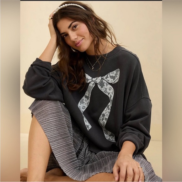 Aerie Big Chill Lace Bow Oversized Sweatshirt Coquette Washed Black and White L - Picture 2 of 10